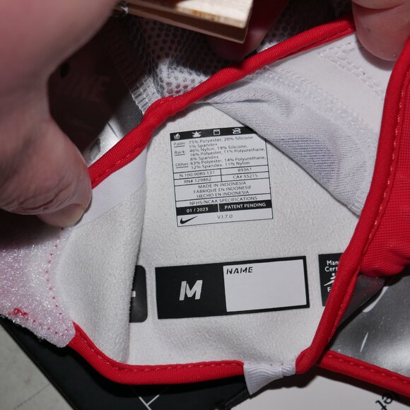 These Nike Vapor Jet 7.0 Energy Football Gloves Size M Sticky Grippy NWT - Picture 3 of 5